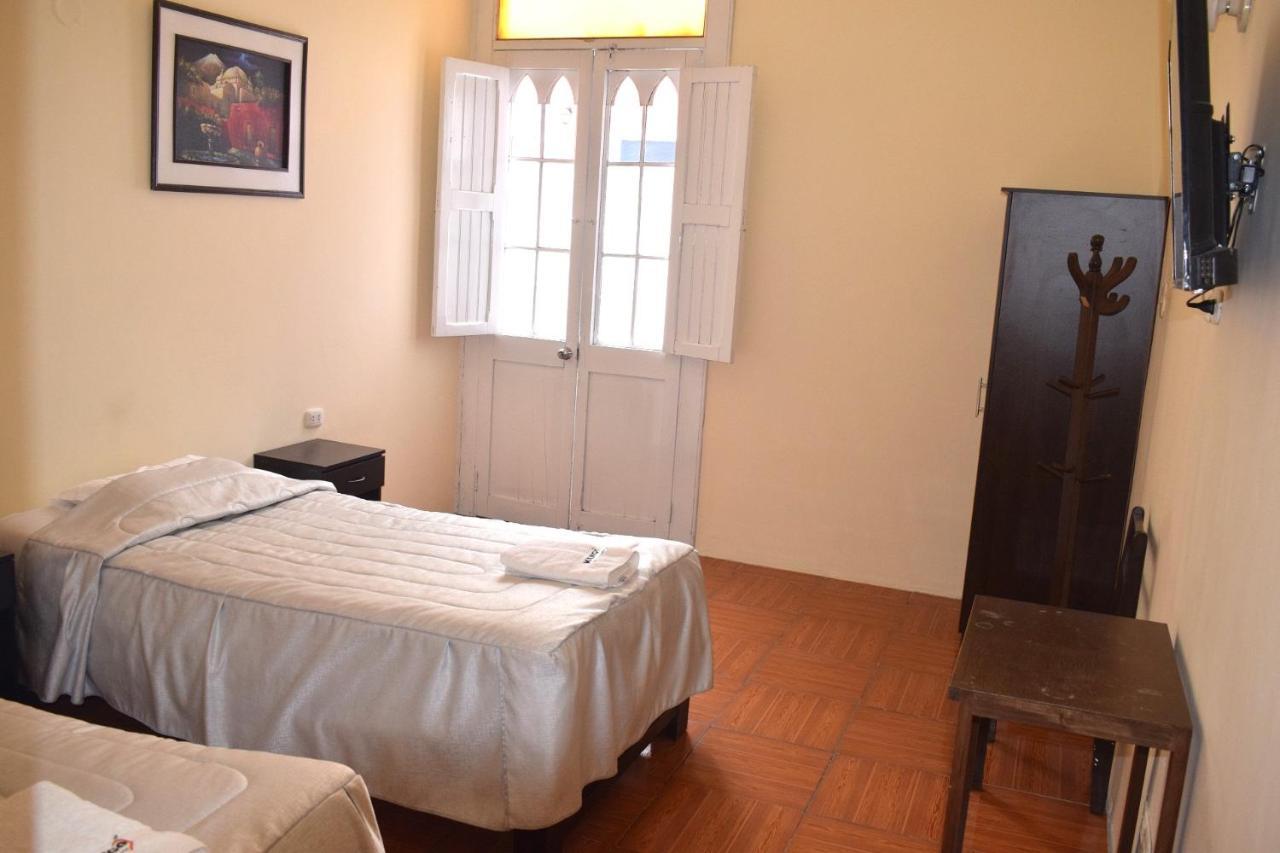 Mango Hostel B&B アレキパ エクステリア 写真